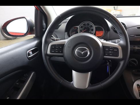 Used 2012 MAZDA MAZDA2 Touring image 21