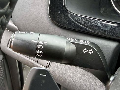 Used 2024 Nissan Pathfinder SL AWD/4WD image 20