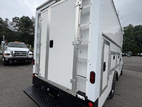 Used 2022 Chevrolet Express 3500 w/ Power Convenience Package RWD image 13