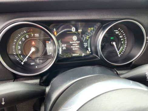 Used 2022 Jeep Wrangler Unlimited Sahara w/ Cold Weather Group AWD/4WD image 20