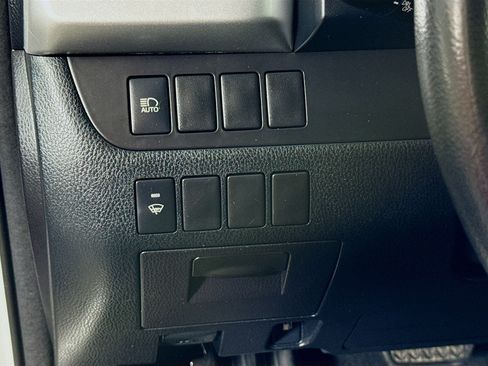 Used 2017 Toyota Highlander LE AWD/4WD image 10