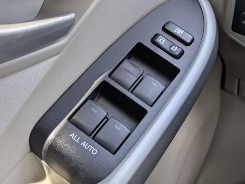Used 2012 Toyota Prius Two FWD image 21