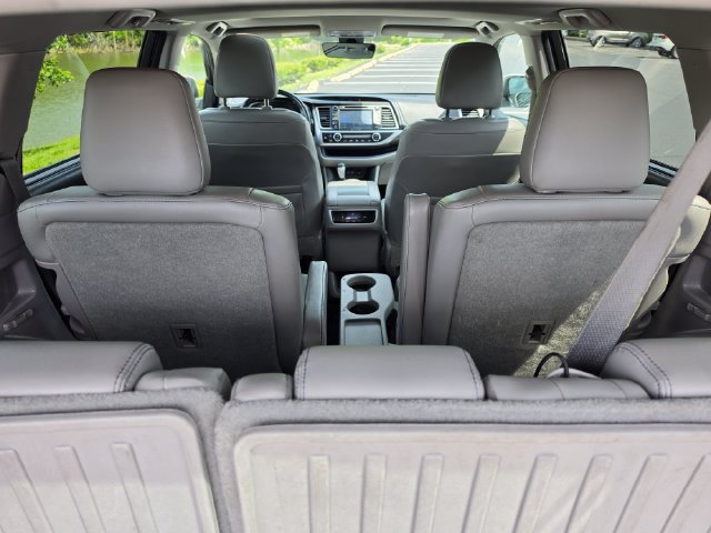 Used 2018 Toyota Highlander Limited AWD/4WD image 59