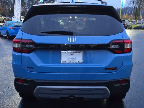Certified 2025 Honda Pilot TrailSport image 26
