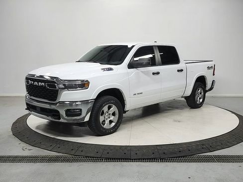 Used 2025 RAM 1500 Big Horn AWD/4WD image 3