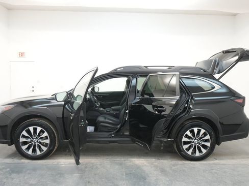 Used 2023 Subaru Outback Limited image 29