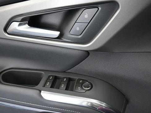 New 2026 Chevrolet Traverse LT w/ Midnight/Sport Edition FWD image 36