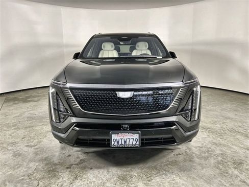 Used 2026 Cadillac Vistiq Sport image 3