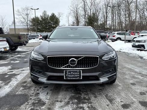 Certified 2023 Volvo V90 B6 Cross Country Plus w/ Climate Package image 8