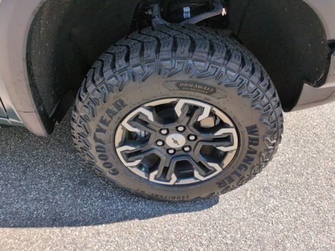 Used 2025 Chevrolet Silverado 1500 ZR2 w/ Technology Package image 10