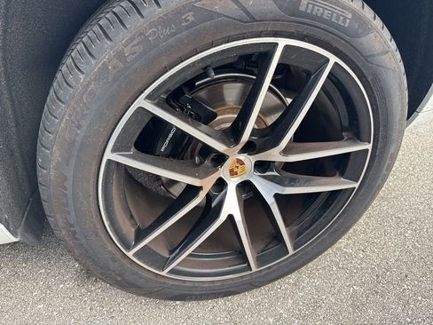 Used 2023 Porsche Macan Turbo image 14