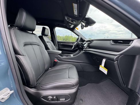 New 2026 Jeep Grand Cherokee Limited AWD/4WD image 15