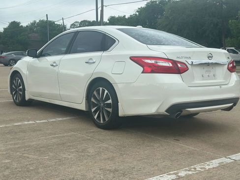 Used 2016 Nissan Altima 2.5 SL w/ 2.5 Technology w/LED Package image 14