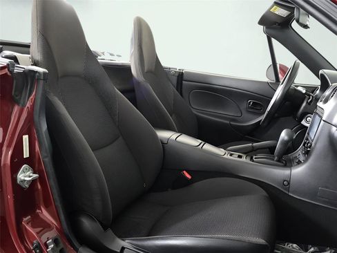 Used 2003 MAZDA MX-5 Miata image 21