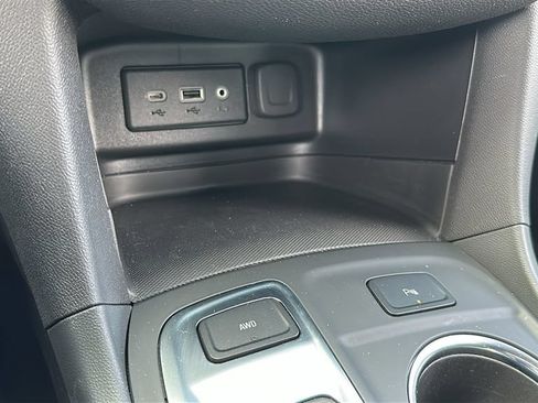 Used 2024 Chevrolet Equinox LT AWD/4WD image 23