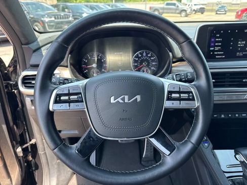 Used 2022 Kia Telluride SX w/ SX Prestige Package AWD/4WD image 8