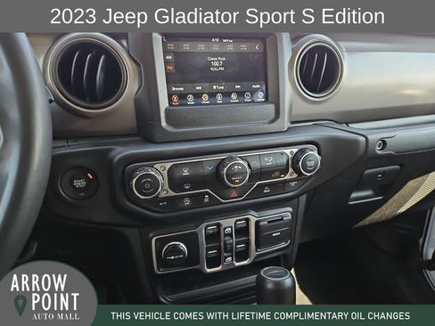 Used 2023 Jeep Gladiator Sport AWD/4WD image 25