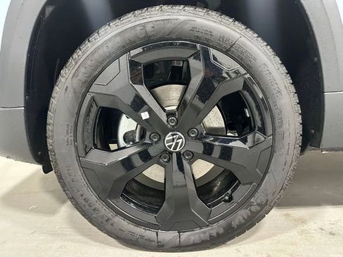 New 2026 Volkswagen Taos SE AWD/4WD image 21
