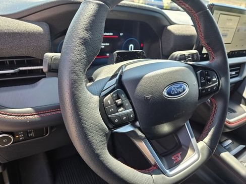 Used 2025 Ford Explorer ST AWD/4WD image 17