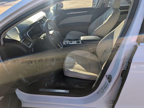 Used 2018 Ford Fusion Titanium image 14