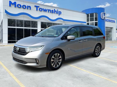 Used 2023 Honda Odyssey EX-L image 3