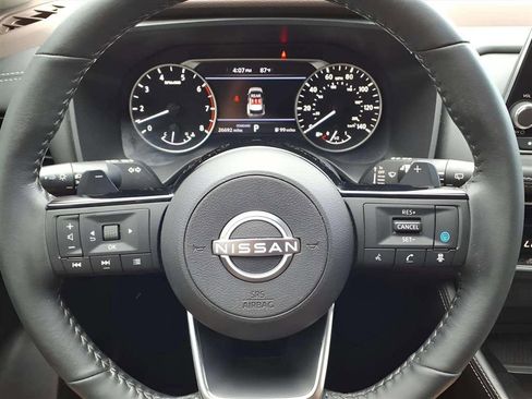 Used 2023 Nissan Rogue SL image 14