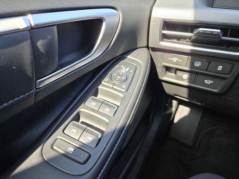 New 2025 Hyundai Sonata Limited image 21