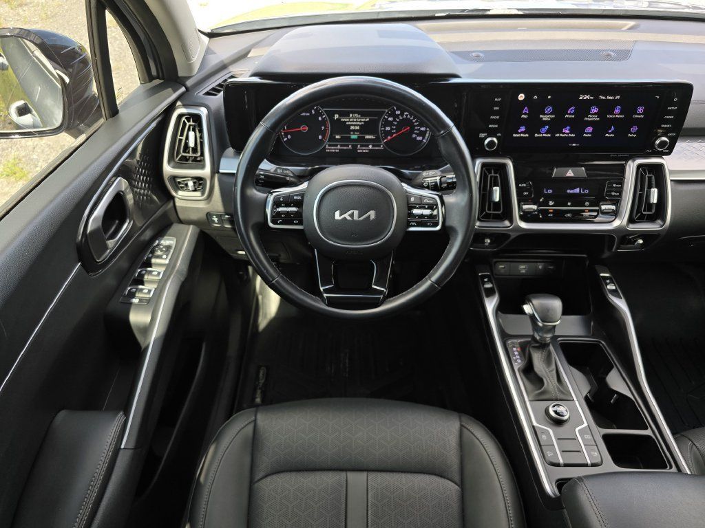 Used 2023 Kia Sorento S w/ Panoramic Sunroof Package FWD image 19