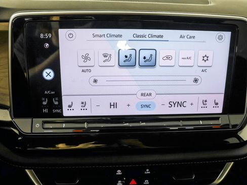 Used 2025 Volkswagen Atlas SE w/ Black Wheel Package image 30