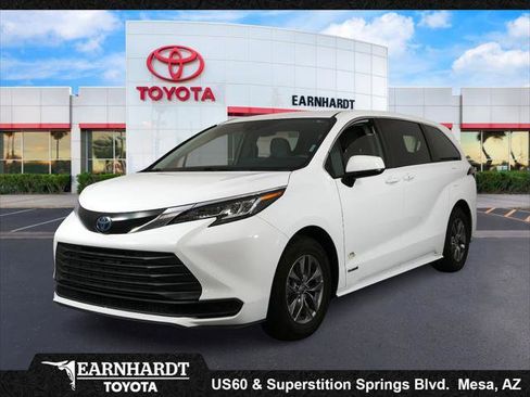 Certified 2021 Toyota Sienna LE FWD image 1