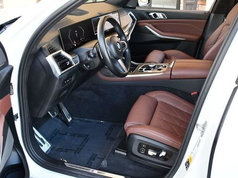 Used 2024 BMW X7 xDrive40i w/ M Sport Package AWD/4WD image 14