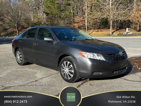 Used 2009 Toyota Camry LE image 2