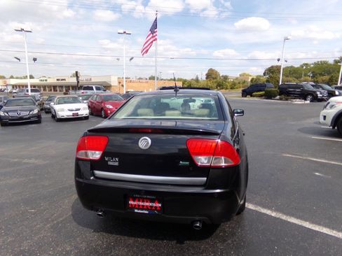 Used 2010 Mercury Milan Premier image 4