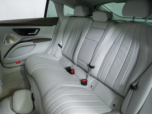 Used 2022 Mercedes-Benz EQS 580 4MATIC Sedan image 19
