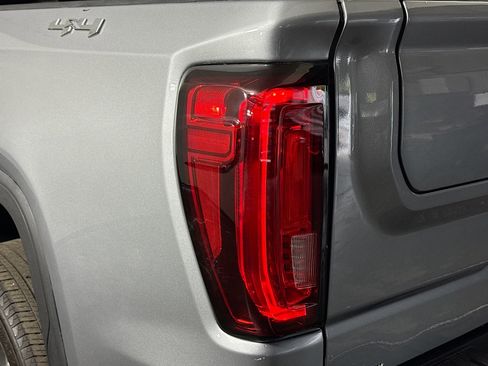 Used 2025 GMC Sierra 1500 SLT AWD/4WD image 35