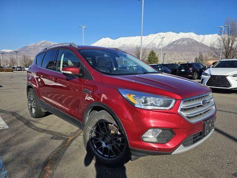 Used 2019 Ford Escape Titanium AWD/4WD image 3