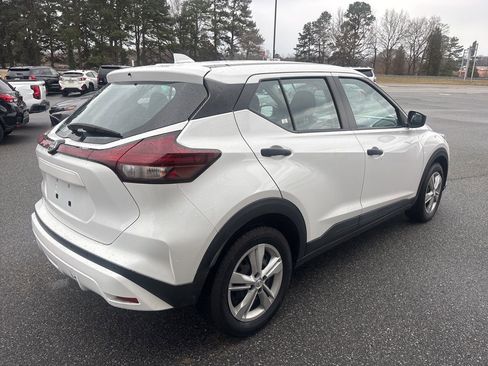 Used 2023 Nissan Kicks S image 8