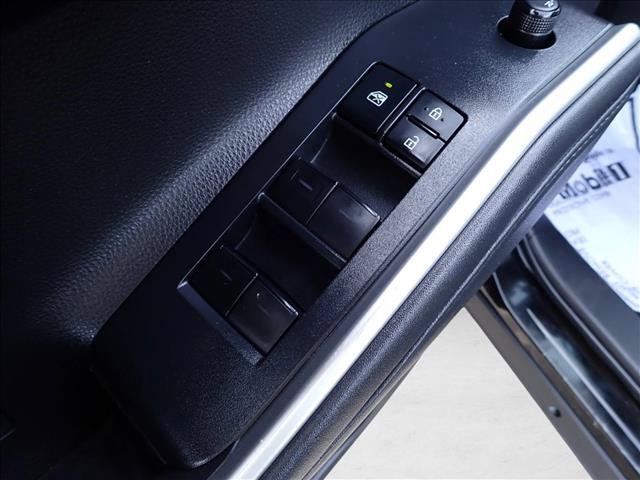 Used 2022 Toyota Highlander XLE AWD/4WD image 17
