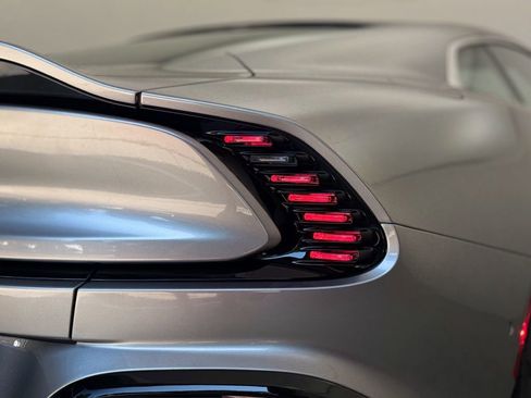 Used 2025 Aston Martin Vanquish image 30