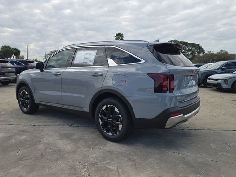 New 2026 Kia Sorento S image 6