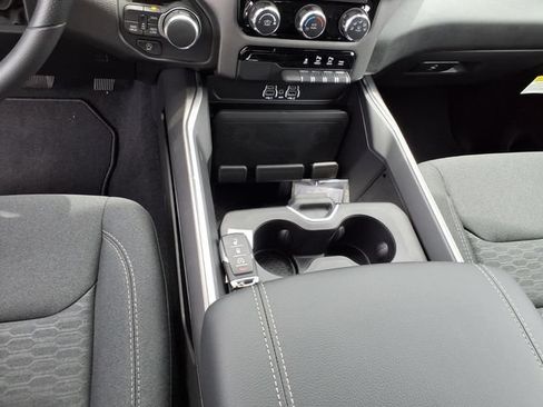New 2026 RAM 1500 Express AWD/4WD image 16