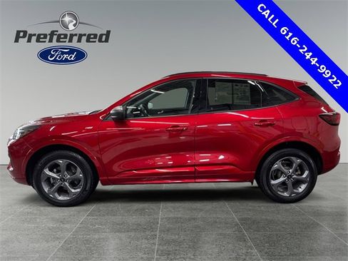 Used 2023 Ford Escape ST-Line image 12
