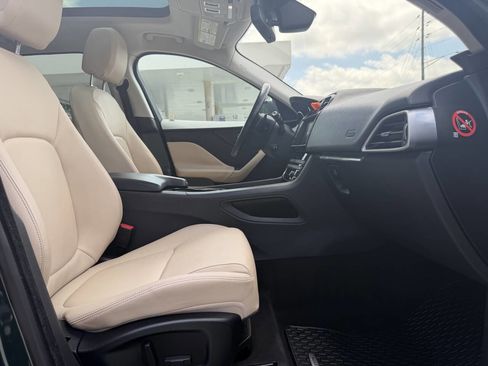Used 2017 Jaguar F-PACE Premium AWD/4WD image 6