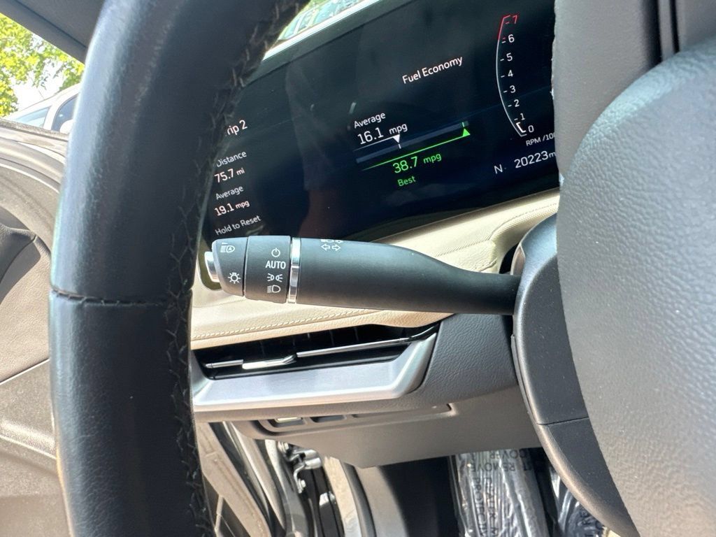 Used 2024 Cadillac XT4 Luxury w/ Cold Weather Package FWD image 45