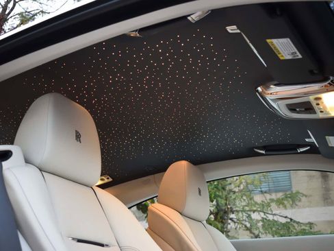 Used 2016 Rolls-Royce Wraith RWD image 25