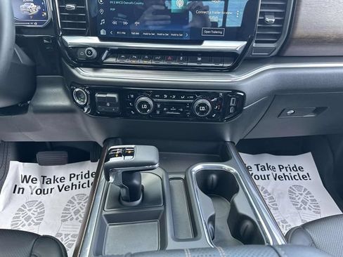 Used 2025 Chevrolet Silverado 1500 High Country w/ High Country Premium Package AWD/4WD image 82