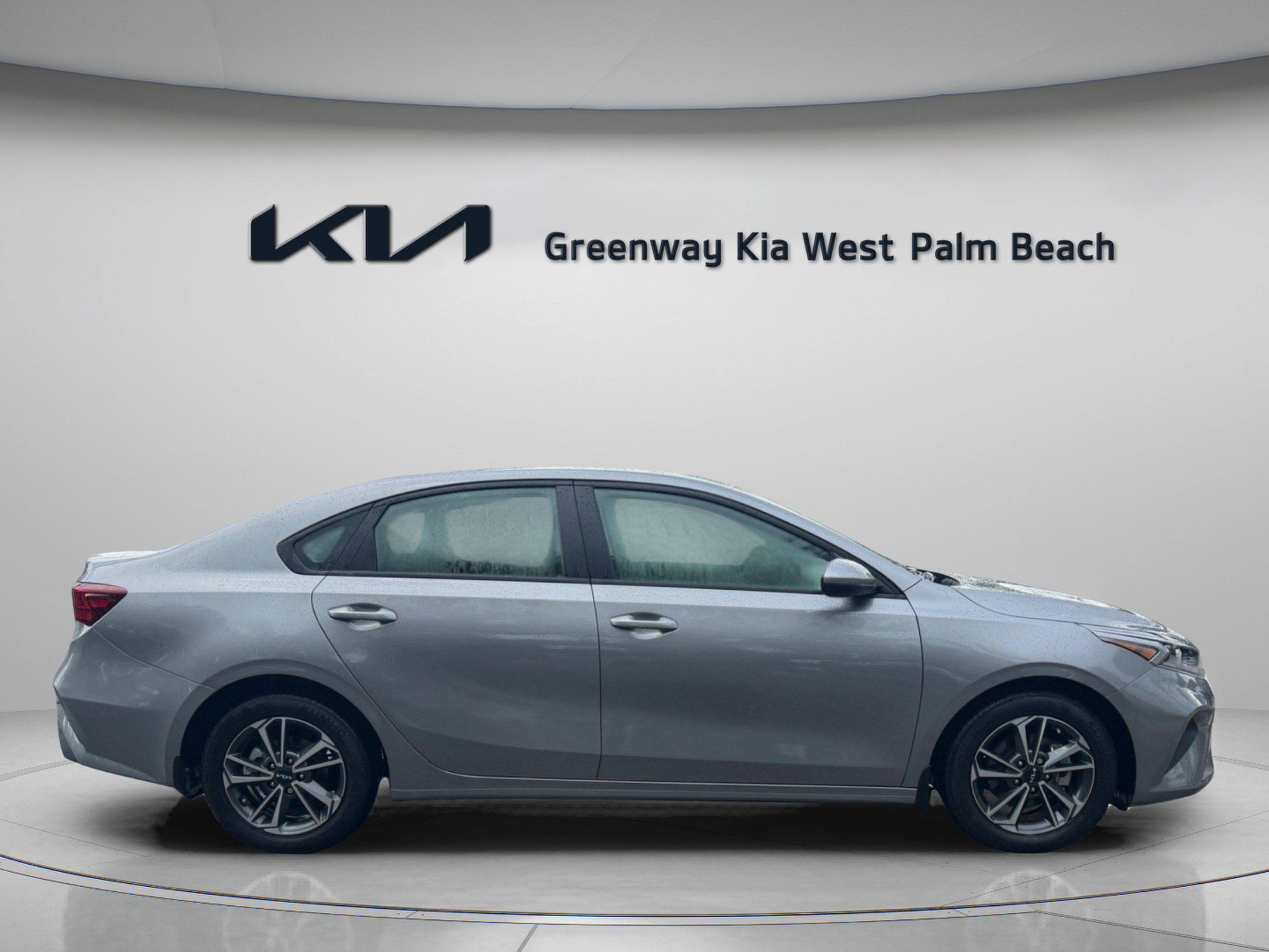 Used 2024 Kia Forte LXS FWD image 8