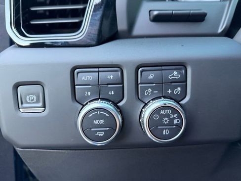 Certified 2024 GMC Sierra 1500 AT4 w/ Technology Package image 5