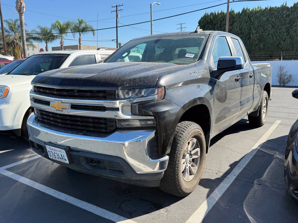Used 2020 Chevrolet Silverado 1500 LT w/ Trailering Package AWD/4WD image 2
