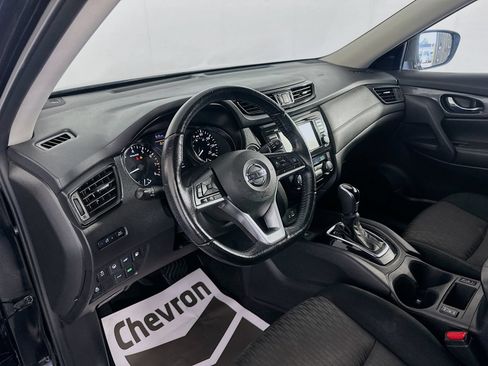 Used 2020 Nissan Rogue SV w/ Premium Package FWD image 9